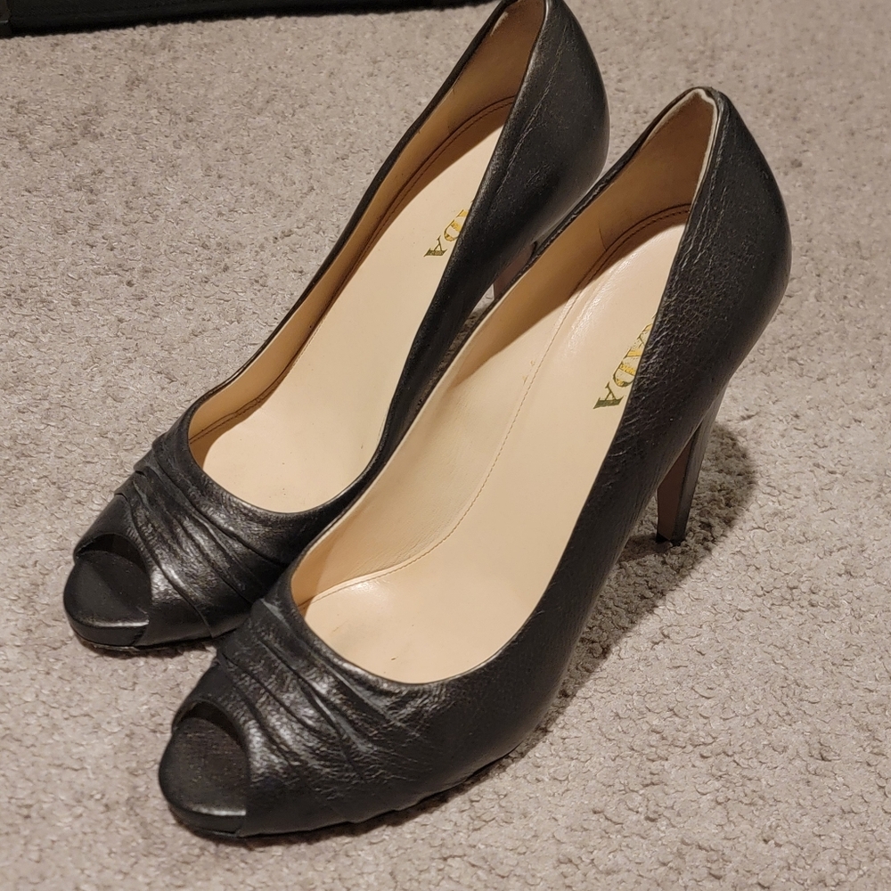 ​Authentic Prada Metallic Pewter Ruched Leather Peep-Toe Pumps Heels Size 40.5 - Picture 7 of 10